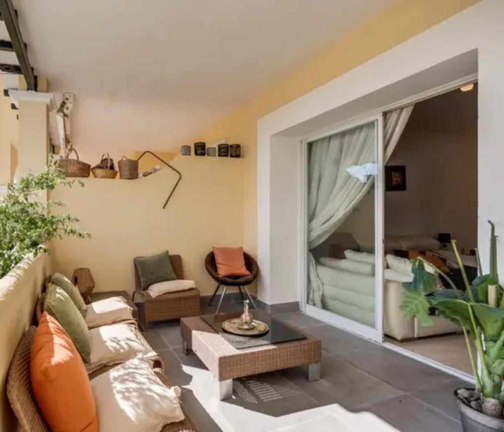 Bedroom, With A Share Bathroom In A Bed And Breakfast Place Málaga Dış mekan fotoğraf